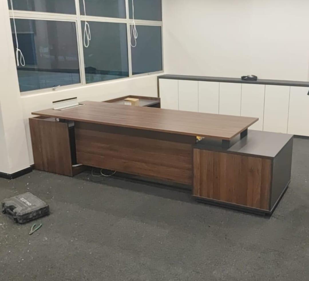 Director Desk
